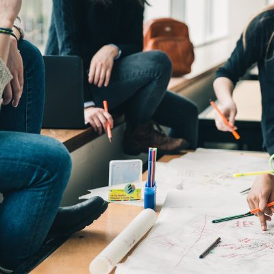 Reflexion und Wachstum in der Supervision. Gruppe bei der Supervision – Reflexion und Teamentwicklung.
